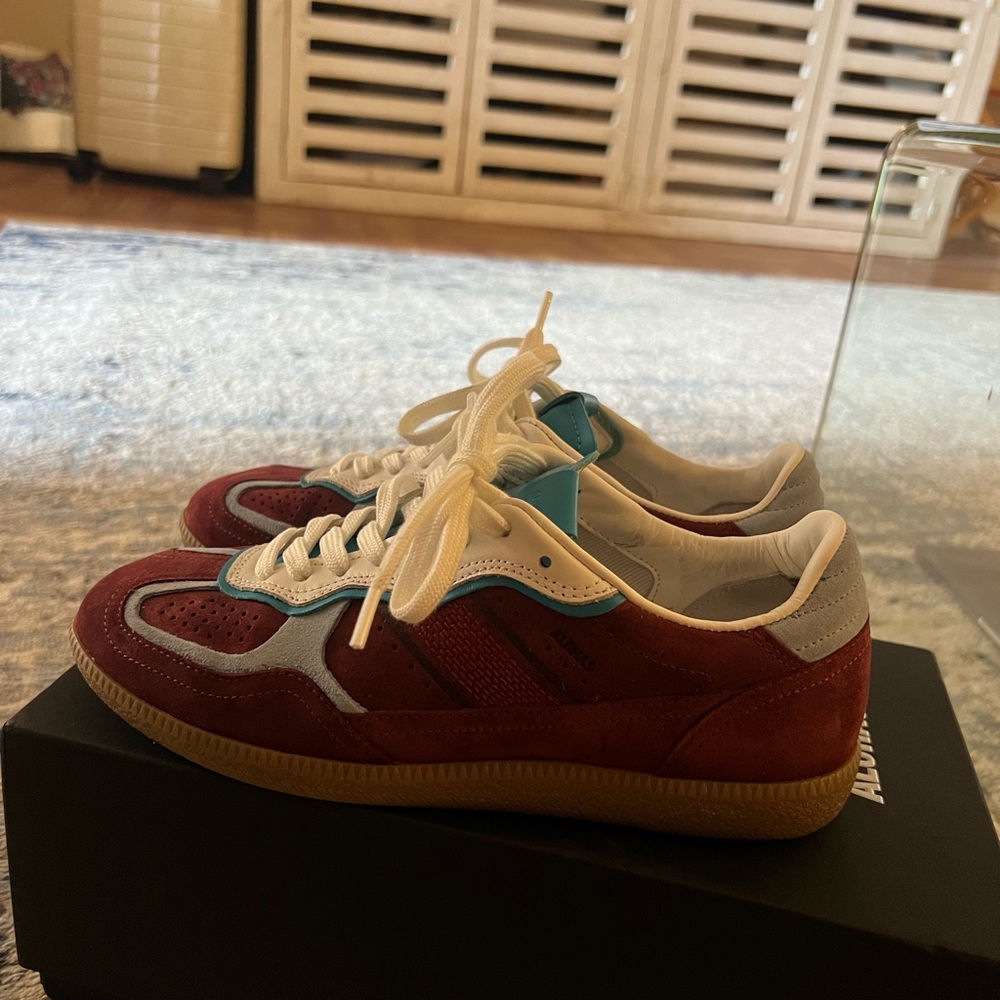 ALOHAS Tb 490 Rife Burgundy Sneakers